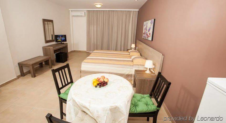 Crystallo Apartments パ フォス エクステリア 写真